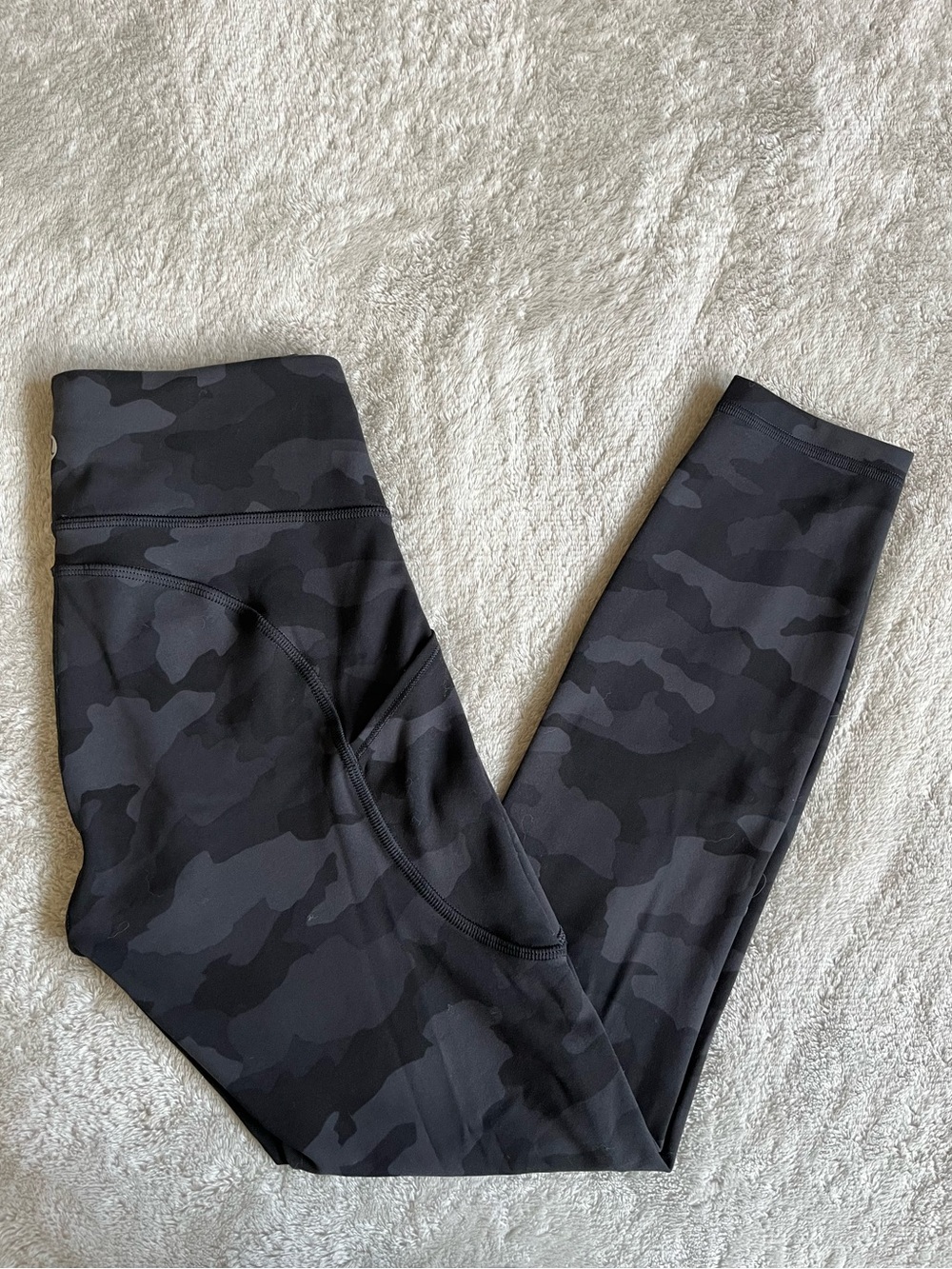 Lululemon Invigorate Leggings 25” size 4 Heritage 365 Camo Deep Coal Incognito